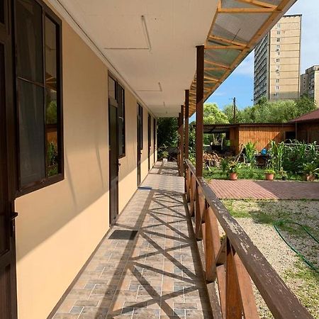 גגרה Apartments On Lakoba מראה חיצוני תמונה
