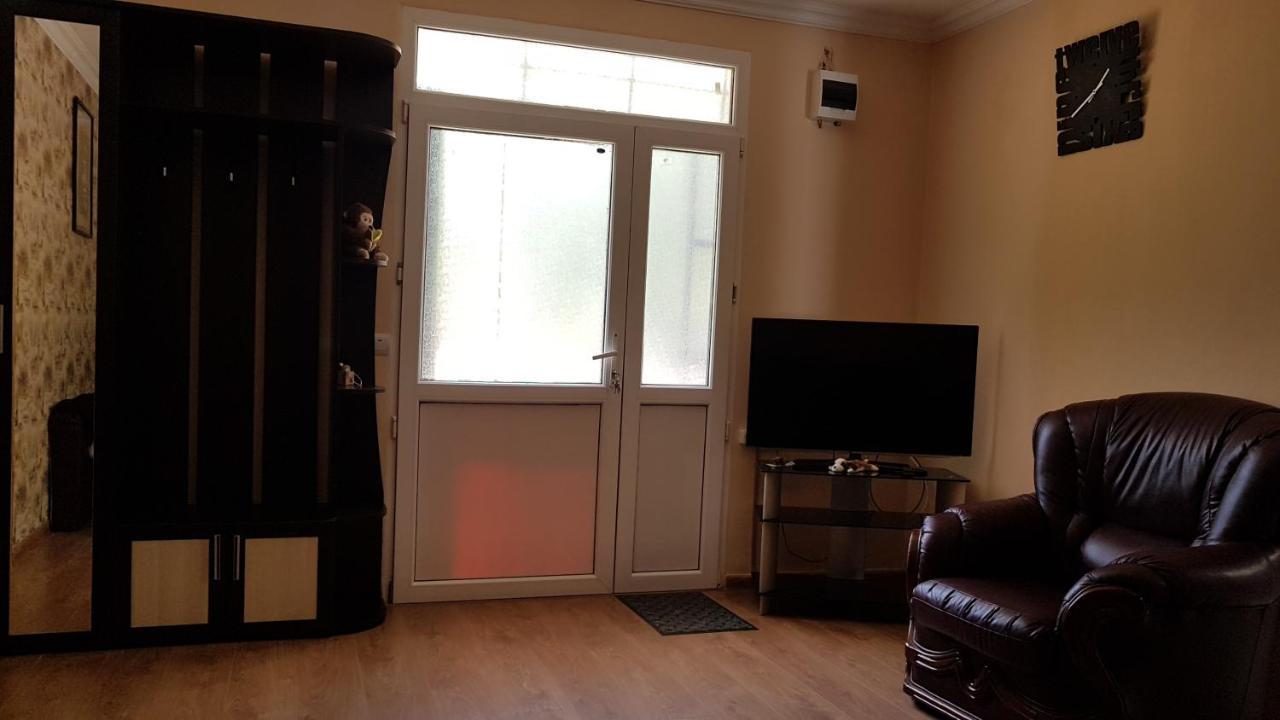 גגרה Apartments On Lakoba מראה חיצוני תמונה