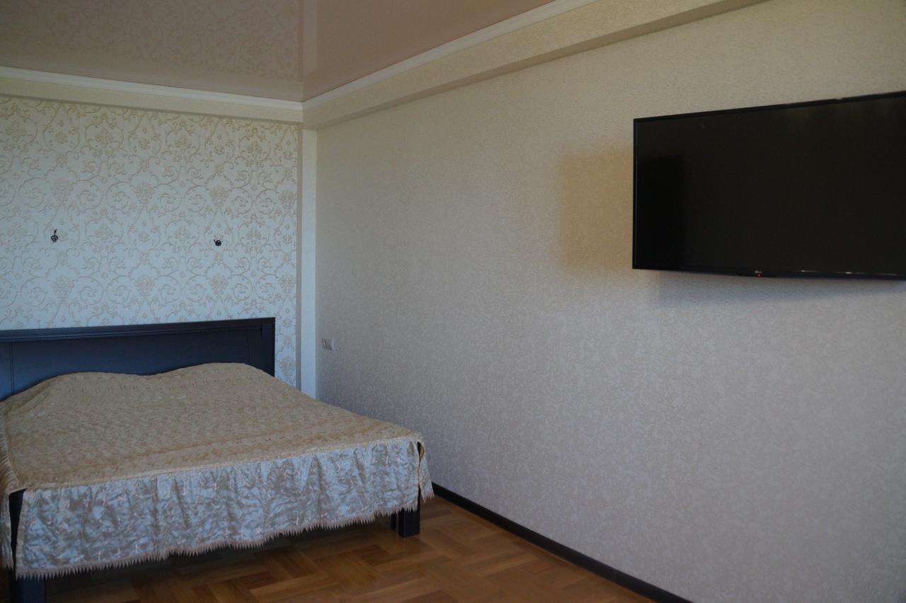 גגרה Apartments On Lakoba מראה חיצוני תמונה