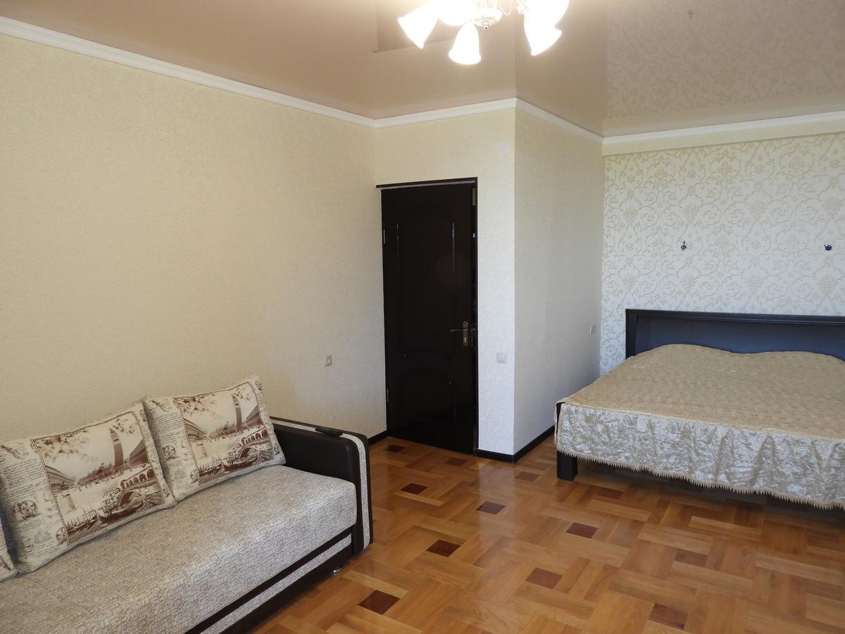גגרה Apartments On Lakoba מראה חיצוני תמונה