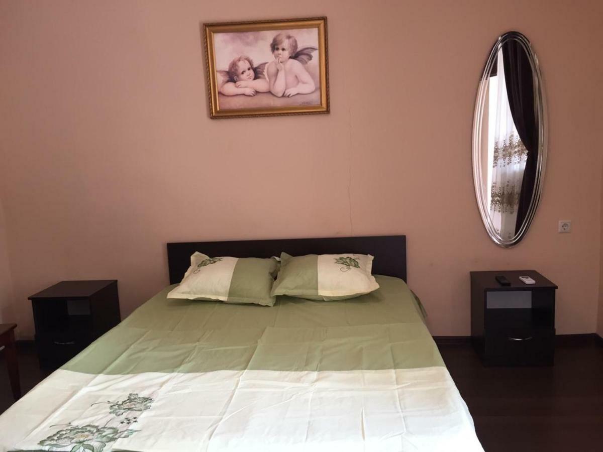 גגרה Apartments On Lakoba מראה חיצוני תמונה